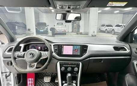 Volkswagen T-Roc I, 2022 год, 1 590 000 рублей, 6 фотография