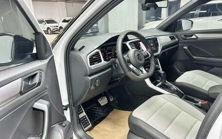 Volkswagen T-Roc I, 2022 год, 1 590 000 рублей, 7 фотография