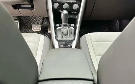 Volkswagen T-Roc I, 2022 год, 1 590 000 рублей, 11 фотография