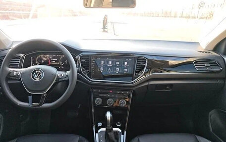 Volkswagen T-Roc I, 2022 год, 1 560 000 рублей, 5 фотография