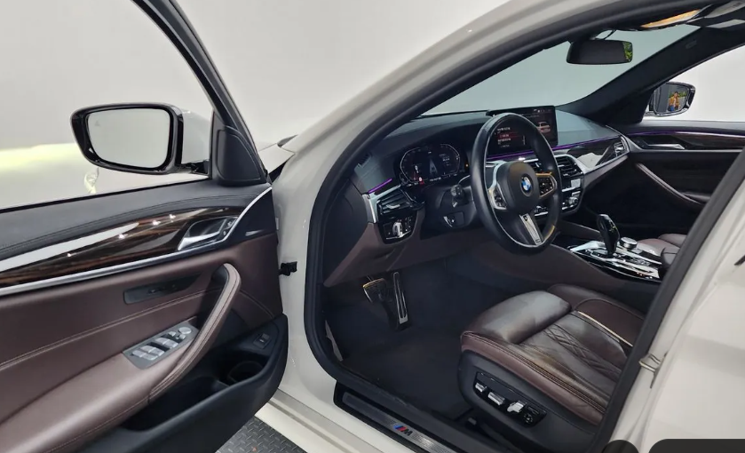 BMW 5 серия G30, 2022 год, 4 800 000 рублей, 8 фотография