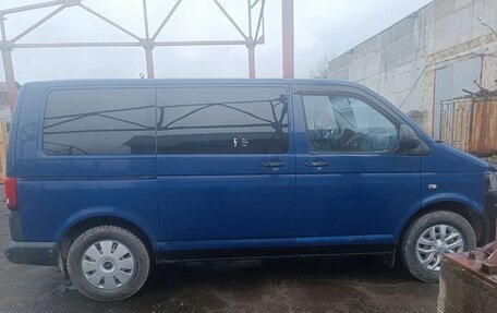 Volkswagen Caravelle T5, 2013 год, 1 045 000 рублей, 2 фотография
