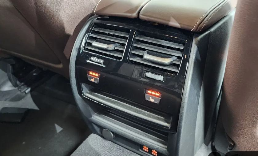 BMW 5 серия G30, 2022 год, 4 800 000 рублей, 16 фотография