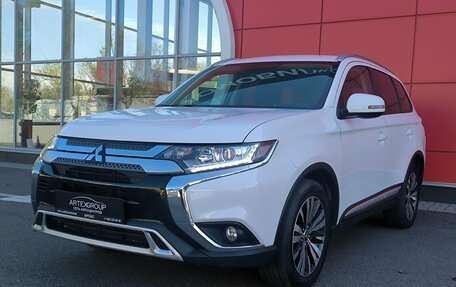 Mitsubishi Outlander III рестайлинг 3, 2020 год, 2 550 000 рублей, 1 фотография