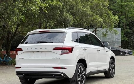 Skoda Karoq I, 2022 год, 2 090 000 рублей, 6 фотография