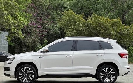 Skoda Karoq I, 2022 год, 2 090 000 рублей, 8 фотография