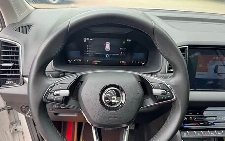 Skoda Karoq I, 2022 год, 2 090 000 рублей, 11 фотография