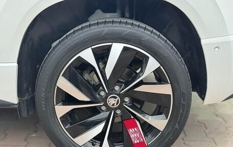 Skoda Karoq I, 2022 год, 2 090 000 рублей, 24 фотография