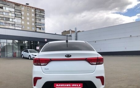 KIA Rio IV, 2018 год, 1 390 000 рублей, 3 фотография