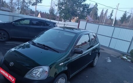 Toyota Yaris I рестайлинг, 1999 год, 410 000 рублей, 2 фотография