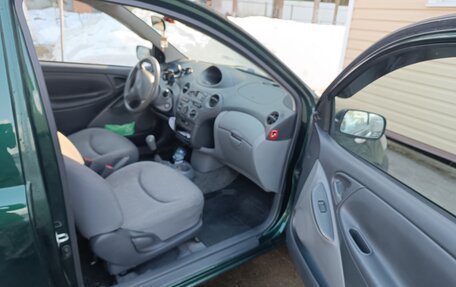 Toyota Yaris I рестайлинг, 1999 год, 410 000 рублей, 19 фотография