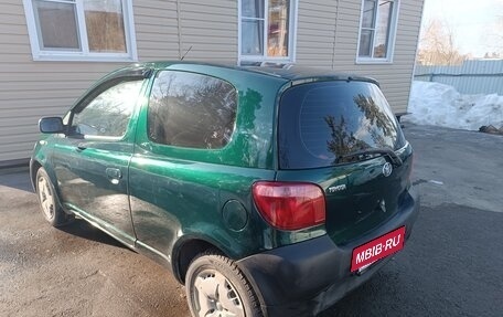 Toyota Yaris I рестайлинг, 1999 год, 410 000 рублей, 24 фотография