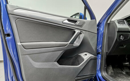 Volkswagen Tiguan II, 2021 год, 4 215 000 рублей, 19 фотография