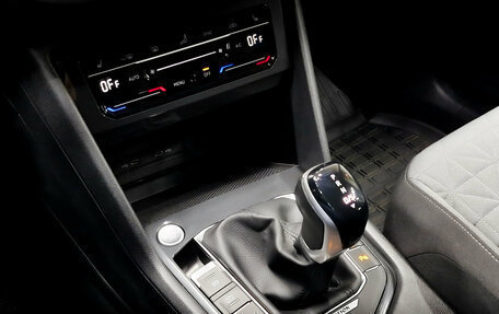 Volkswagen Tiguan II, 2021 год, 4 215 000 рублей, 24 фотография