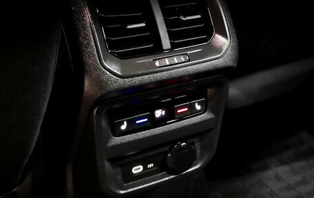 Volkswagen Tiguan II, 2021 год, 4 215 000 рублей, 25 фотография