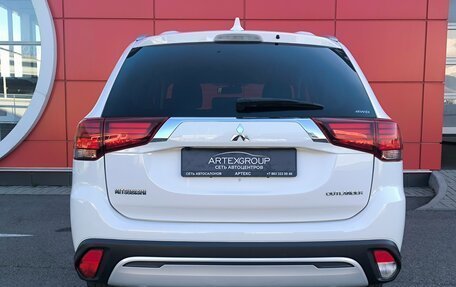 Mitsubishi Outlander III рестайлинг 3, 2020 год, 2 550 000 рублей, 5 фотография