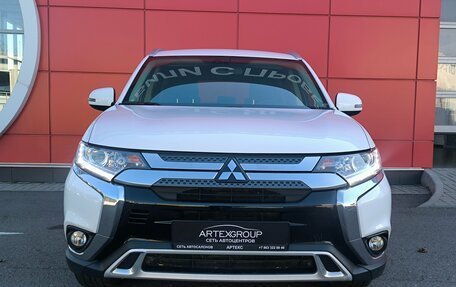 Mitsubishi Outlander III рестайлинг 3, 2020 год, 2 550 000 рублей, 2 фотография