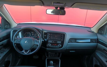 Mitsubishi Outlander III рестайлинг 3, 2020 год, 2 550 000 рублей, 8 фотография