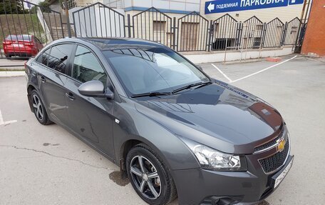 Chevrolet Cruze II, 2011 год, 690 000 рублей, 6 фотография