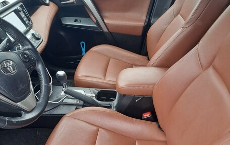 Toyota RAV4, 2018 год, 2 850 000 рублей, 11 фотография