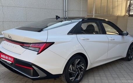 Hyundai Elantra, 2023 год, 2 330 000 рублей, 3 фотография