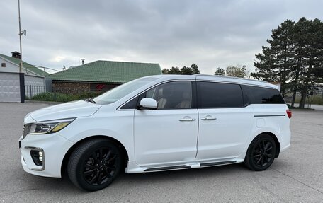 KIA Carnival III, 2018 год, 3 070 000 рублей, 3 фотография
