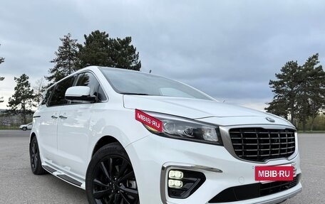 KIA Carnival III, 2018 год, 3 070 000 рублей, 2 фотография