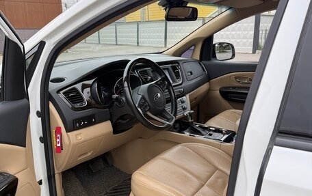 KIA Carnival III, 2018 год, 3 070 000 рублей, 16 фотография