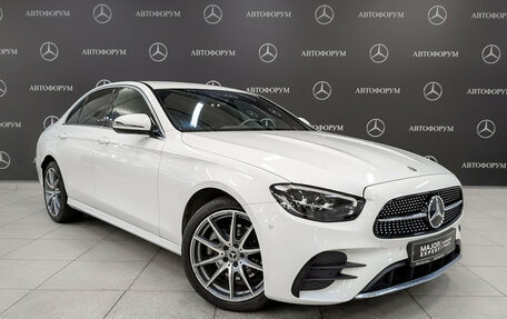 Mercedes-Benz E-Класс, 2022 год, 5 650 000 рублей, 3 фотография