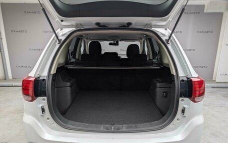 Mitsubishi Outlander III рестайлинг 3, 2019 год, 2 175 000 рублей, 10 фотография