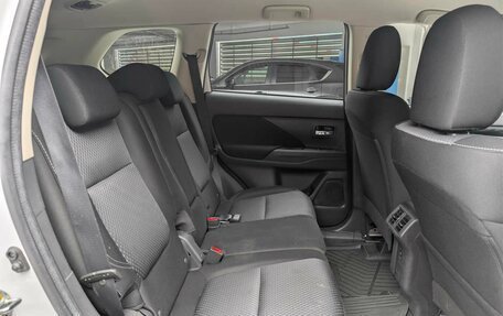 Mitsubishi Outlander III рестайлинг 3, 2019 год, 2 175 000 рублей, 11 фотография