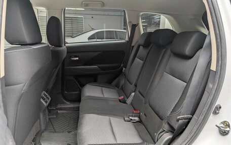 Mitsubishi Outlander III рестайлинг 3, 2019 год, 2 175 000 рублей, 9 фотография