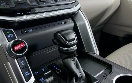 Toyota Land Cruiser, 2022 год, 8 250 000 рублей, 23 фотография