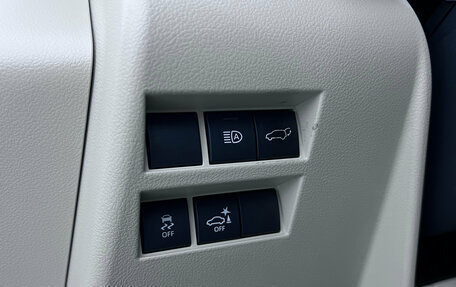 Toyota Land Cruiser, 2022 год, 8 250 000 рублей, 38 фотография