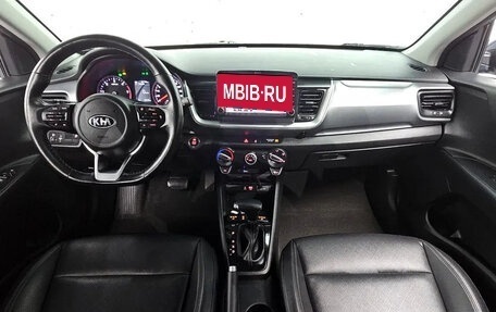 KIA Stonic, 2021 год, 1 061 000 рублей, 5 фотография