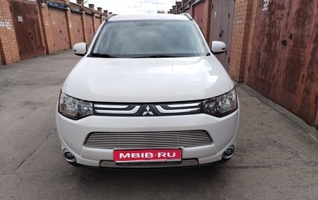 Mitsubishi Outlander III рестайлинг 3, 2012 год, 2 000 000 рублей, 1 фотография