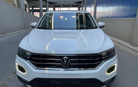 Volkswagen T-Roc I, 2022 год, 1 470 000 рублей, 1 фотография