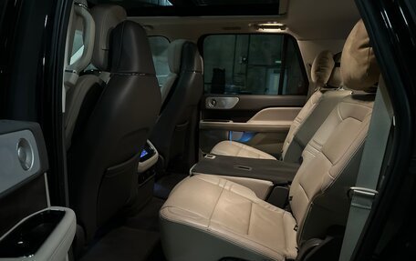 Lincoln Navigator, 2022 год, 9 300 000 рублей, 28 фотография