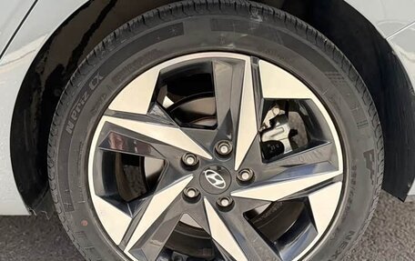 Hyundai Elantra, 2023 год, 1 723 000 рублей, 23 фотография