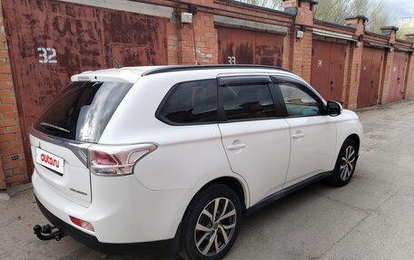 Mitsubishi Outlander III рестайлинг 3, 2012 год, 2 000 000 рублей, 6 фотография