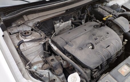 Mitsubishi Outlander III рестайлинг 3, 2012 год, 2 000 000 рублей, 20 фотография