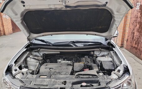 Mitsubishi Outlander III рестайлинг 3, 2012 год, 2 000 000 рублей, 22 фотография