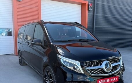 Mercedes-Benz V-Класс, 2022 год, 10 900 000 рублей, 2 фотография