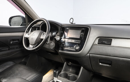 Mitsubishi Outlander III рестайлинг 3, 2013 год, 1 329 000 рублей, 10 фотография
