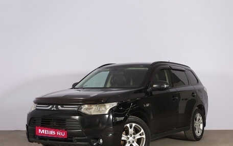 Mitsubishi Outlander III рестайлинг 3, 2013 год, 1 329 000 рублей, 4 фотография
