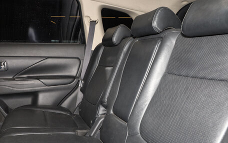 Mitsubishi Outlander III рестайлинг 3, 2013 год, 1 329 000 рублей, 18 фотография