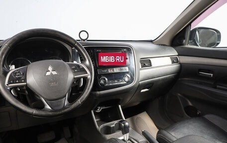 Mitsubishi Outlander III рестайлинг 3, 2013 год, 1 329 000 рублей, 8 фотография