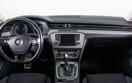 Volkswagen Passat B8 рестайлинг, 2016 год, 2 299 000 рублей, 14 фотография