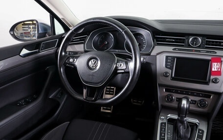 Volkswagen Passat B8 рестайлинг, 2016 год, 2 299 000 рублей, 13 фотография