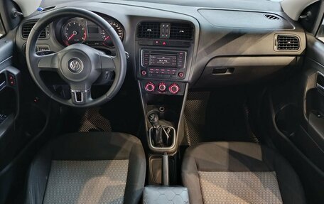 Volkswagen Polo VI (EU Market), 2013 год, 710 000 рублей, 11 фотография